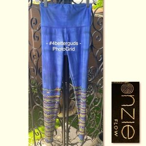 Onzie Flow Graphic High Rise Leggings Blue with Bead Strand like Print S/M 2-6